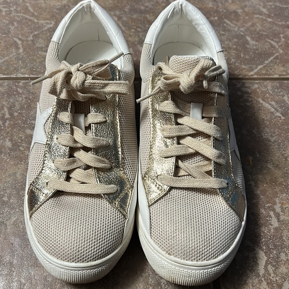 Nature Breeze brand gold sneakers size 11 - Picture 6 of 8